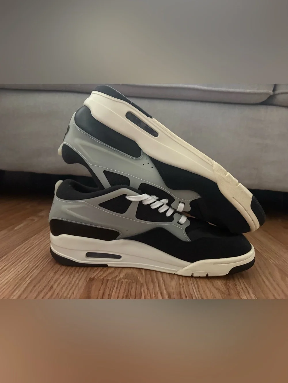 Men Jordan 4 RM